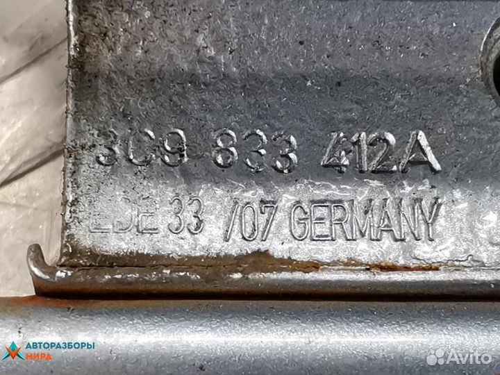 Петля двери Volkswagen Passat B6 2007 3C4833402D