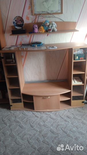 Полка под телевизор