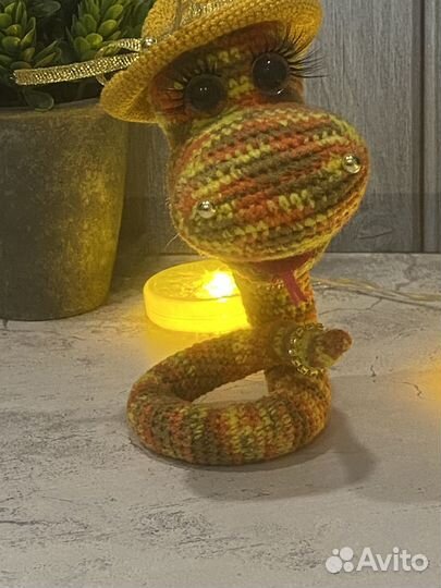 Змейка - символ 2025 года