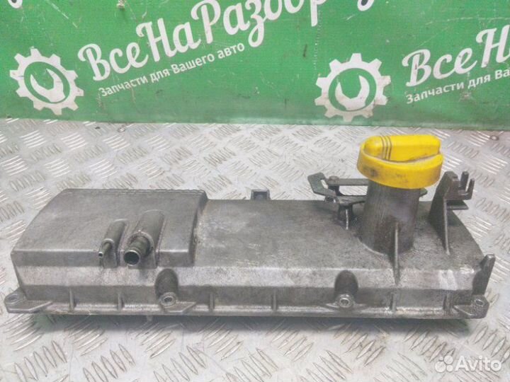 Клапанная крышка Renault Logan 1 2005-2009