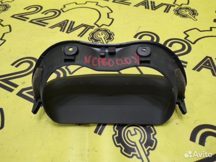 Накладка на панель приборов Toyota Ist NCP60