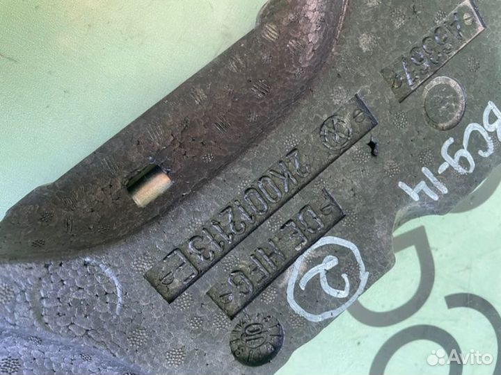 Крюк буксировочный Audi Q7 4L 3.0L BUG 2008