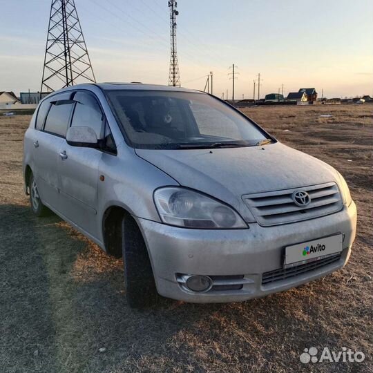 Toyota Ipsum 2.4 AT, 2001, битый, 240 000 км