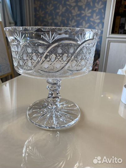 Хрустальная ваза для фруктов или конфет на ножке