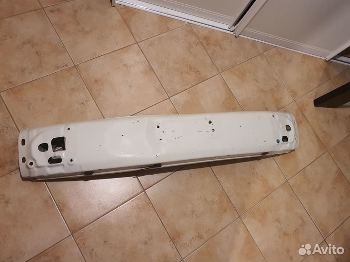 Продам бампер передний