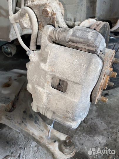 Суппорт передний левый Suzuki Liana 1.6 2007