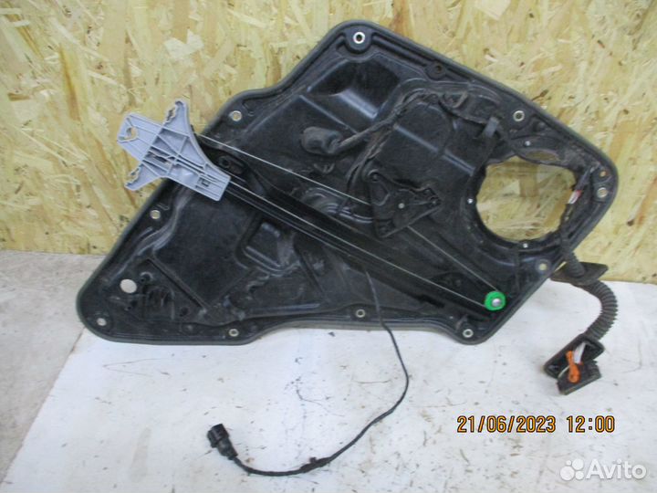 Электростеклоподъемник двери Фольксваген Тигуан