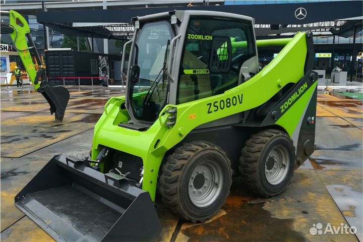 Оператор на мини погрузчик