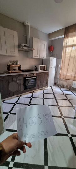 2-к. квартира, 60 м², 1/10 эт.