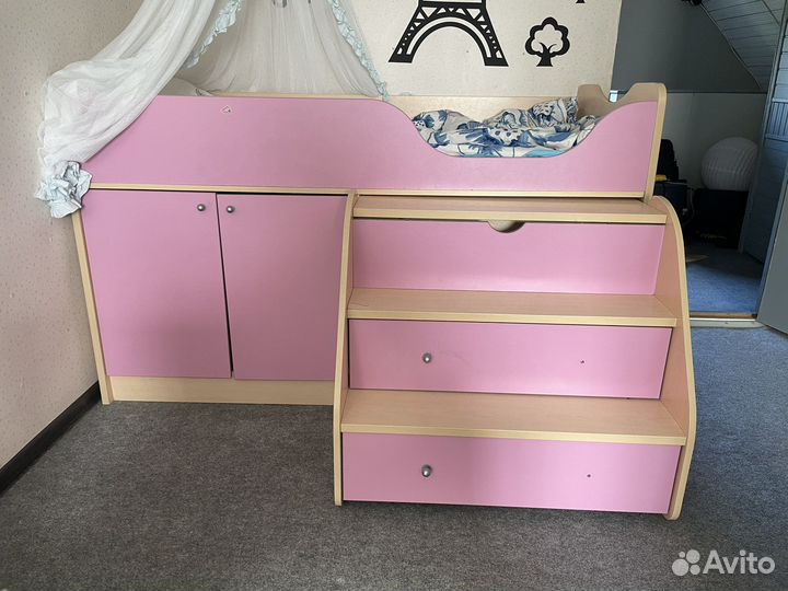 Кровать чердак со столом