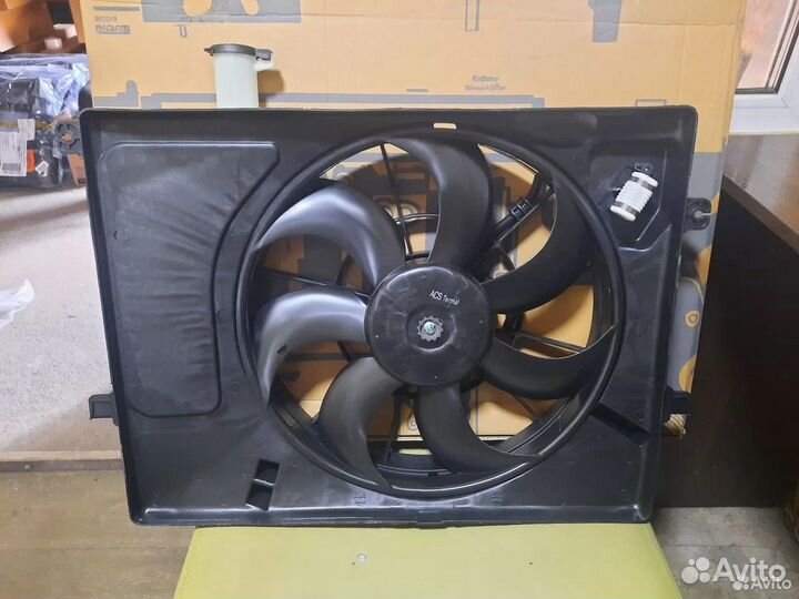 Вентилятор охлаждения двигателя Kia Ceed 2 JD