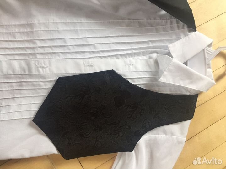 Костюм смокинг