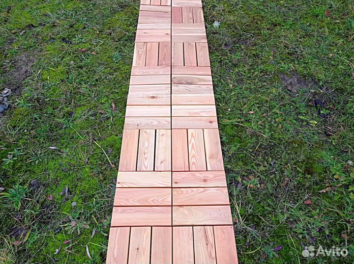 Садовые дорожки и кресло из сибирской лиственницы