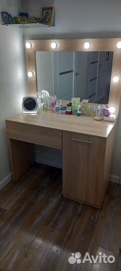 Изготовление макияжного столика