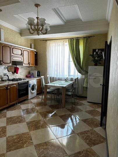 2-к. квартира, 72 м², 3/4 эт.