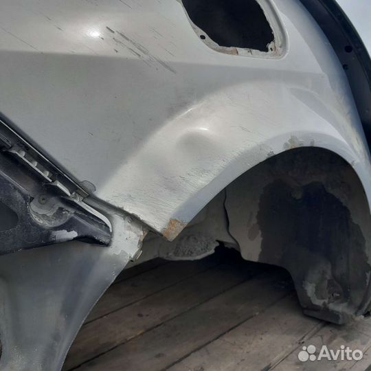 Заднее правое крыло Renault megane 2