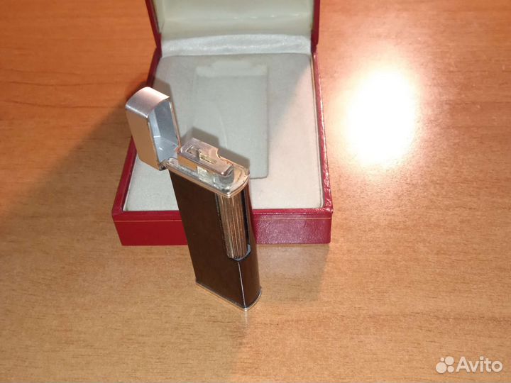 Зажигалка газовая