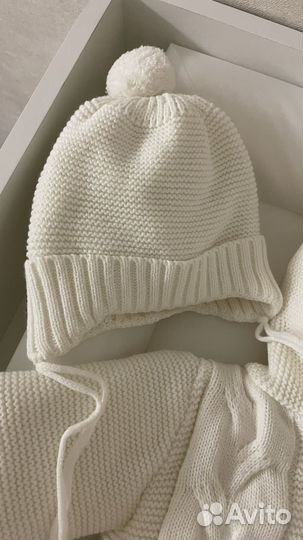 Вязаный комплект для новорожденного