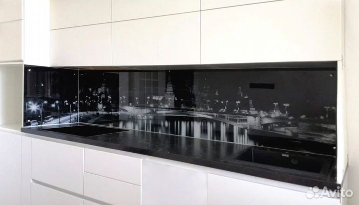 Скинали стеклянный фартук на кухню