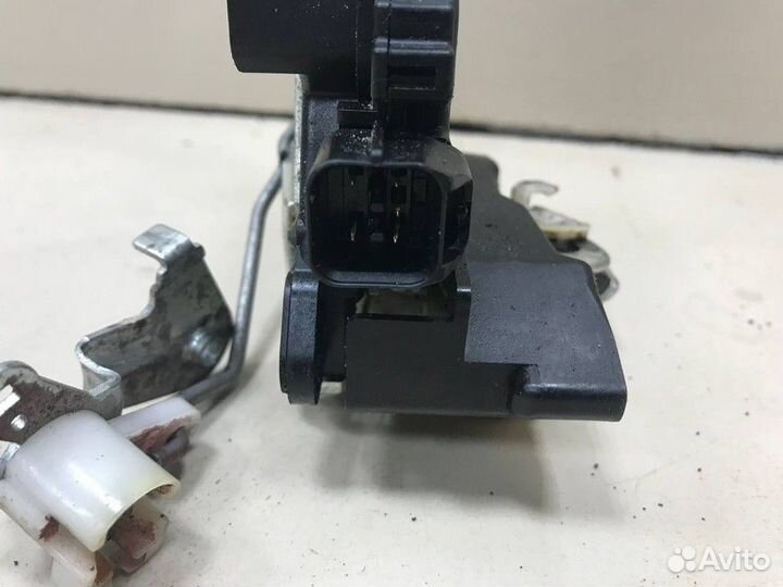 Замок двери передней левой 5 контактов