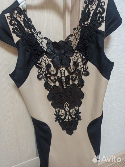 Платье нарядное 42 44