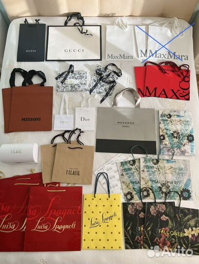 Брендовые пакеты.Коробки.Брендовые плечики