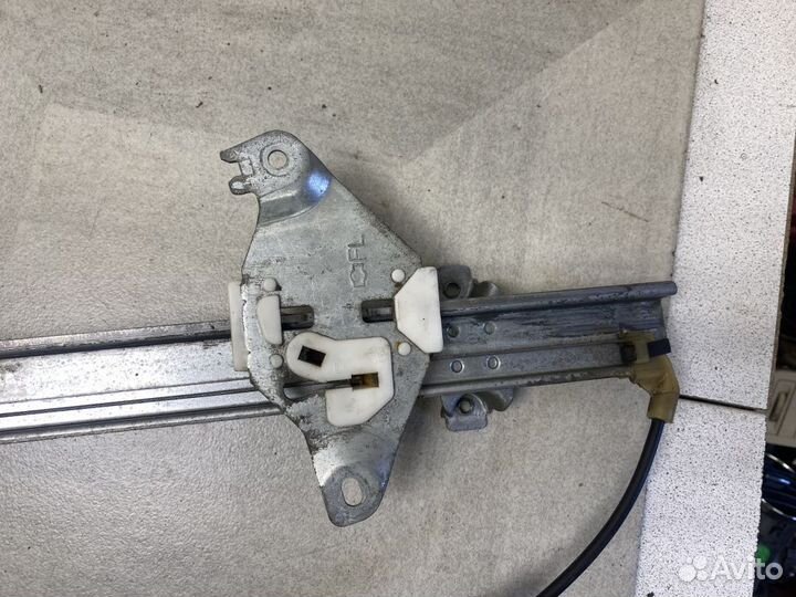 Стеклоподъемник электрический передний левый