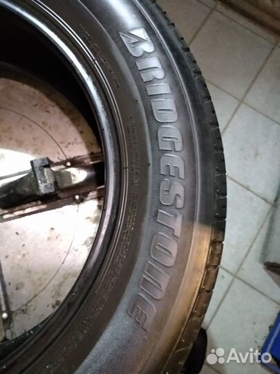 Bridgestone Dueler H/T 687 225/65 R17 101H
