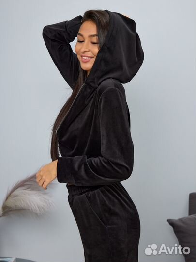 Велюровый спортивный костюм новый