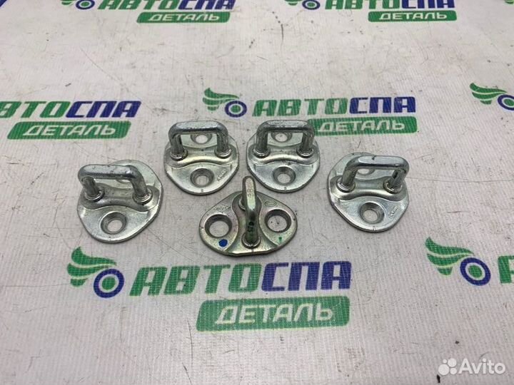 Ответная часть замка двери Mitsubishi Asx