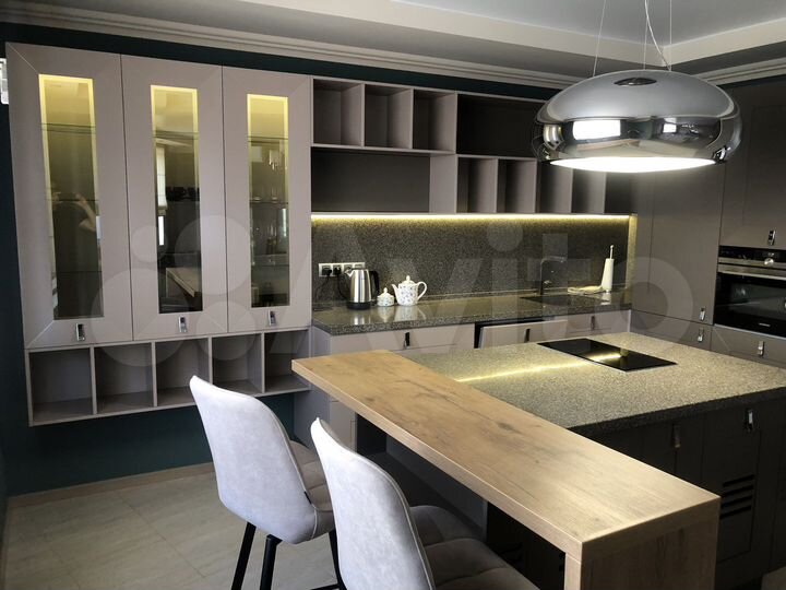 2-к. квартира, 72 м², 8/18 эт.