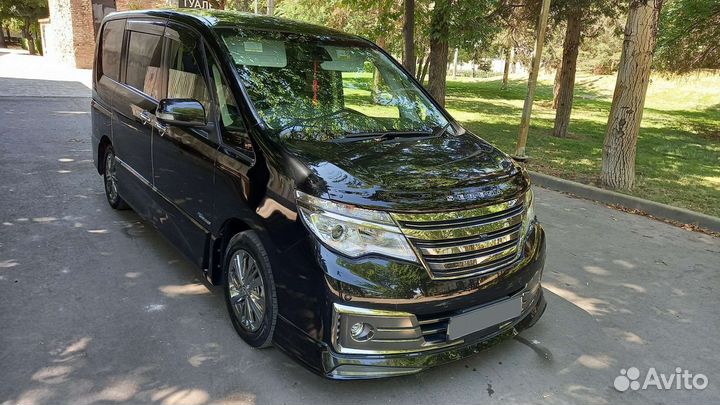 Nissan Serena 2.0 CVT, 2015, 164 400 км