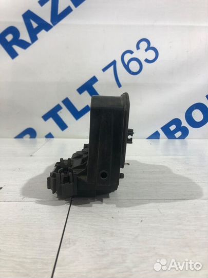 Замок двери задний правый BMW X3 e83 2.5 ат