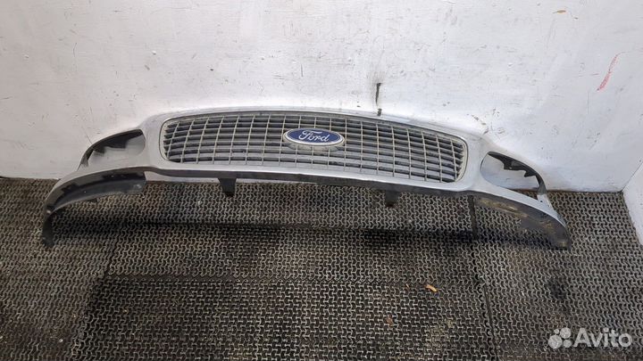 Решетка радиатора Ford Expedition, 2001