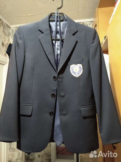 Школьный костюм