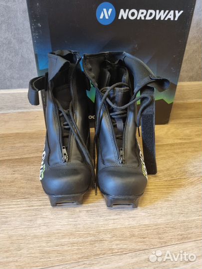 Лыжные ботинки