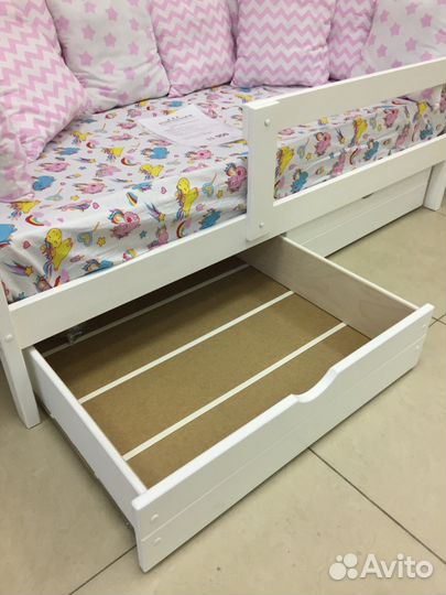 Кровать домик из массива