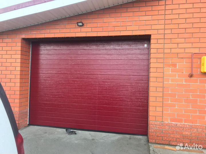 Секционные ворота