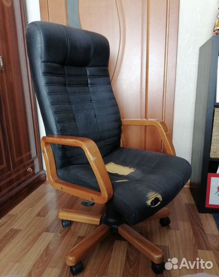 Кресло руководителя из массива