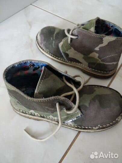 Фирменные ботинки