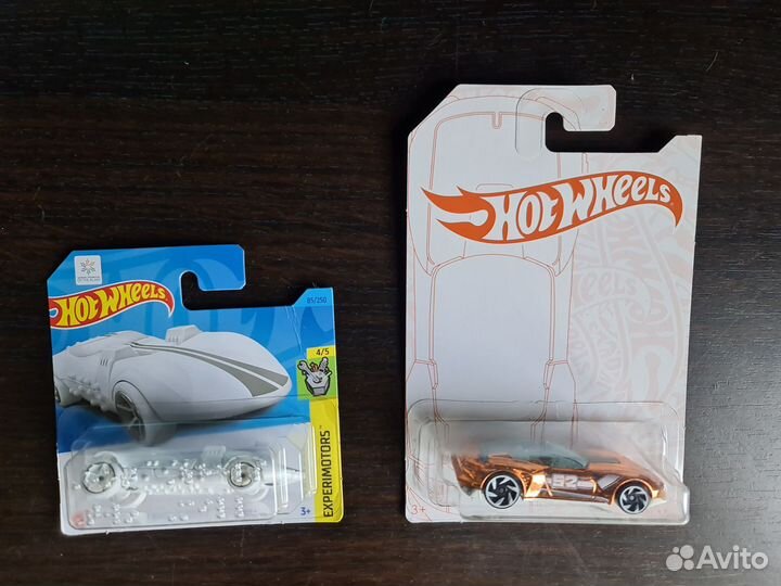 Hot wheels коллекционные машинки в упаковке