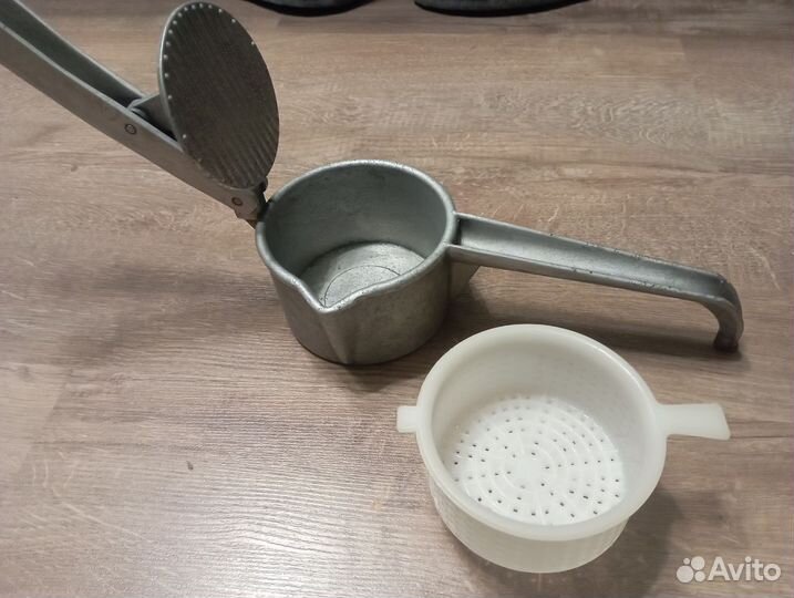 Советская соковыжималка для ягод