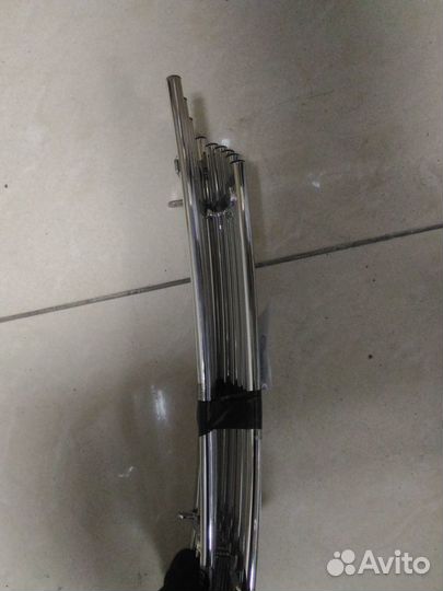 Декоративная решётка радиатора Nissan C11