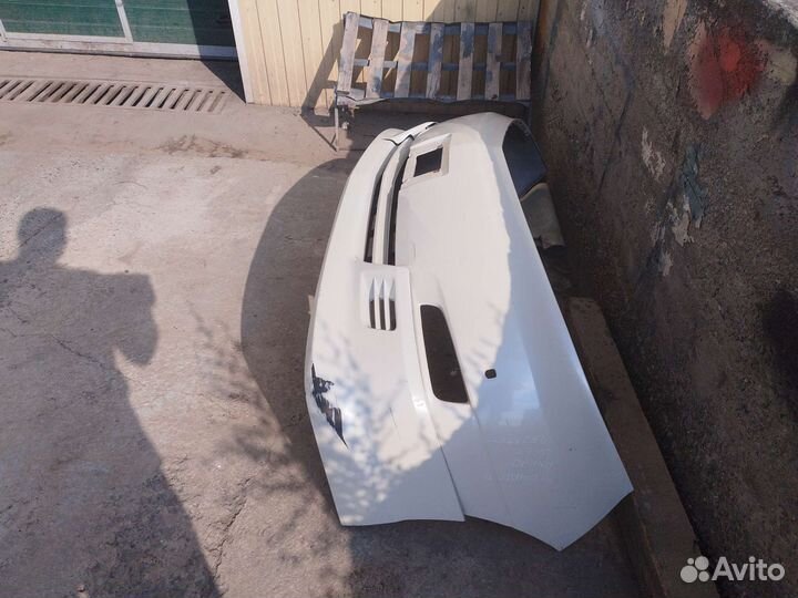 Продам бампер передний Тойота Альфард 2006 года