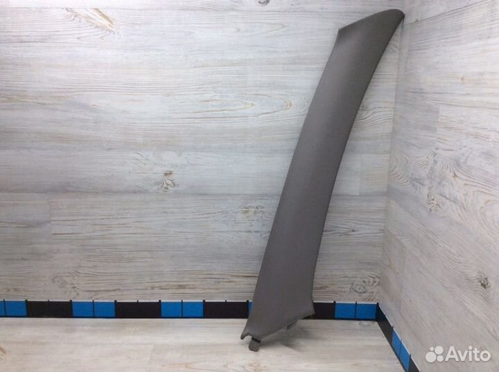 Обшивка стойки передняя правая Mitsubishi L200 KB