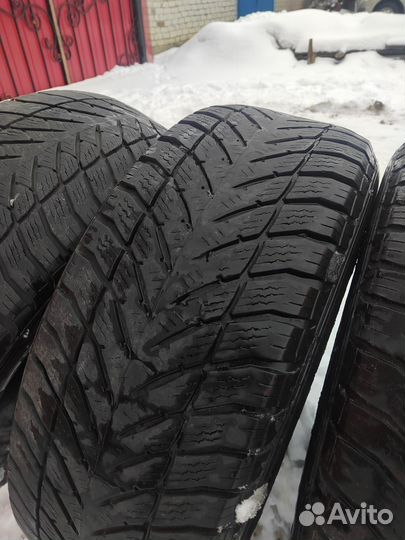 Goodyear UltraGrip SUV 255/60 R18 104T