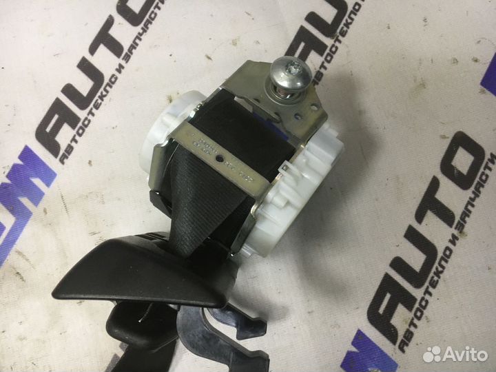 Ремень безопас. задний центральный Форд Фокус 3