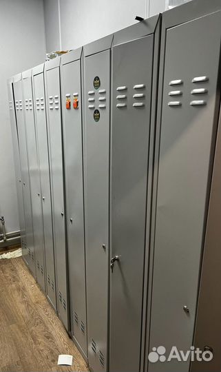 Шкаф металлический для одежды бу