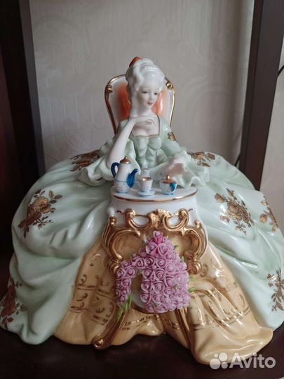 Фарфоровые статуэтки