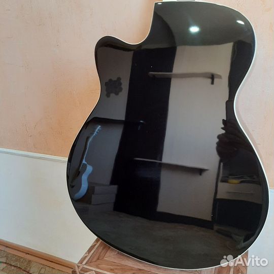 Акустическая гитара 4/4